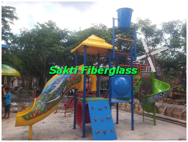 Pengiriman dan Pemasangan Wahana Playground Kolam Renang Untuk Klien Ponorogo terbaru