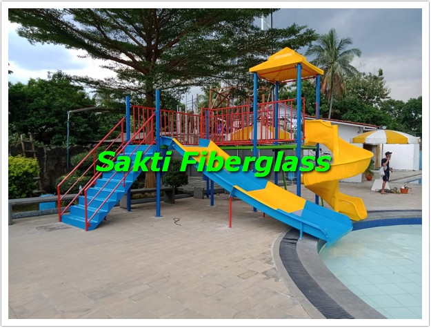 Pembuatan dan Pengiriman Playground Kolam Renang Waterplay untuk Konsumen di Banjarbaru murah